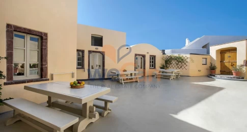 1090904 - Apartment complex For sale, Santorini, 350 sq.m., €1.350.000